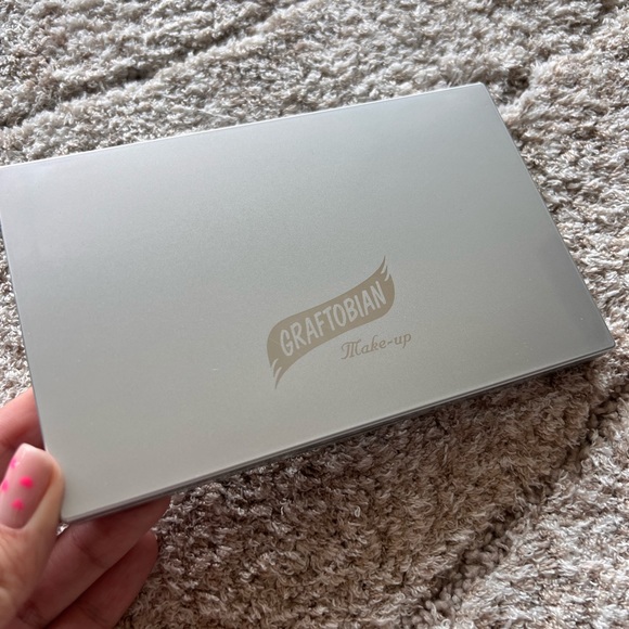 Professional Graftobian empty 8-well magnetic palette for eyeshadows - Picture 4 of 5